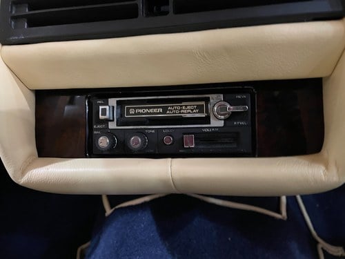 1982 Rolls Royce Corniche Te koop (foto 39 van 95)