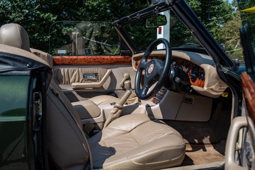 1995 MG RV8 In vendita (immagine 18 di 84)