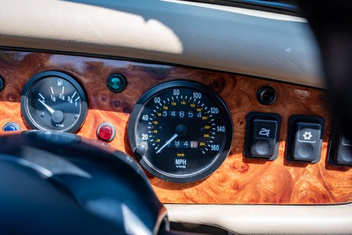 1995 MG RV8 In vendita (immagine 20 di 84)