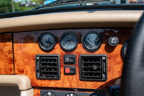 1995 MG RV8 In vendita (immagine 21 di 84)