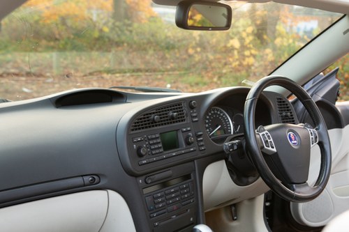 NO RESERVE - 2005 Saab 9-3 Vector Convertible En venta (imagen 40 de 129)