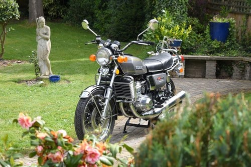 1976 Suzuki GT750A In vendita (immagine 7 di 128)