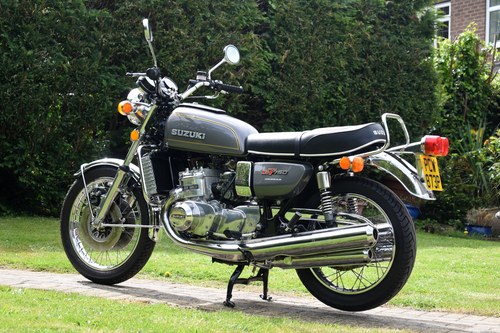 1976 Suzuki GT750A In vendita (immagine 15 di 128)