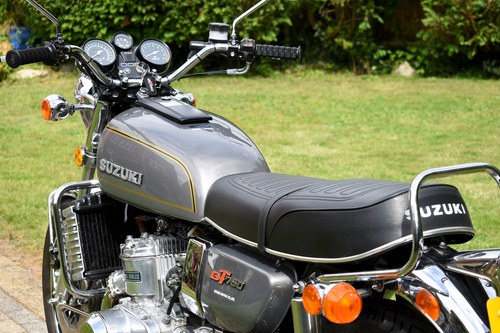 1976 Suzuki GT750A In vendita (immagine 65 di 128)