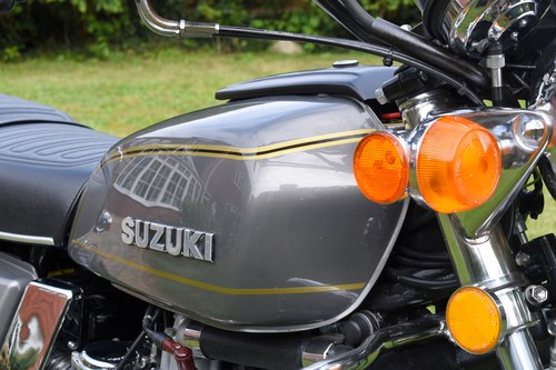 1976 Suzuki GT750A In vendita (immagine 47 di 128)