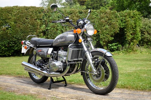 1976 Suzuki GT750A In vendita (immagine 5 di 128)
