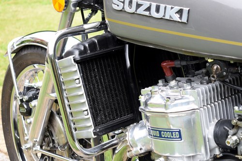 1976 Suzuki GT750A In vendita (immagine 75 di 128)