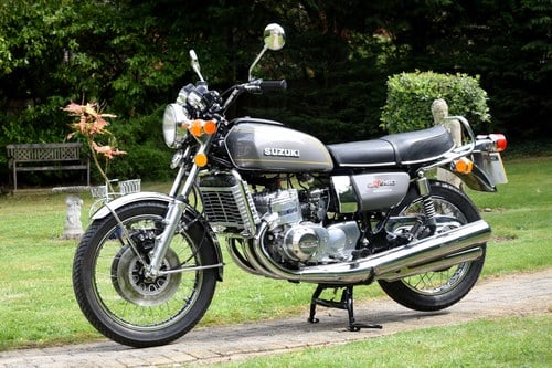 1976 Suzuki GT750A In vendita (immagine 1 di 128)