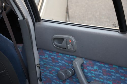 NO RESERVE - 2000 Suzuki Swift GLX For Sale (picture 44 of 128)