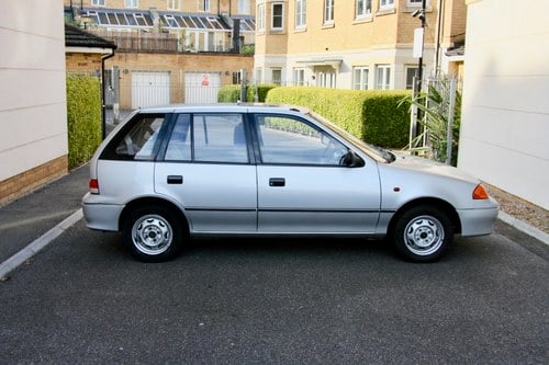NO RESERVE - 2000 Suzuki Swift GLX For Sale (picture 107 of 128)