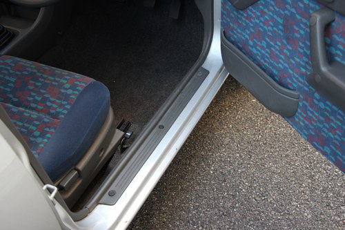 NO RESERVE - 2000 Suzuki Swift GLX For Sale (picture 38 of 128)