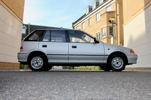 NO RESERVE - 2000 Suzuki Swift GLX For Sale (picture 60 of 128)