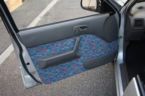 NO RESERVE - 2000 Suzuki Swift GLX For Sale (picture 47 of 128)