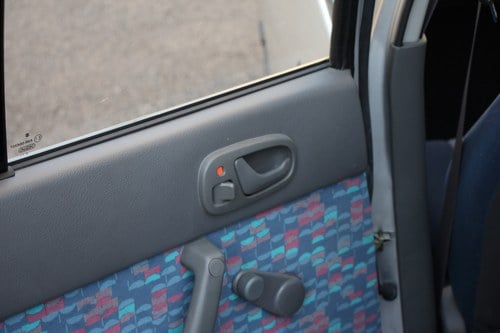 NO RESERVE - 2000 Suzuki Swift GLX For Sale (picture 53 of 128)