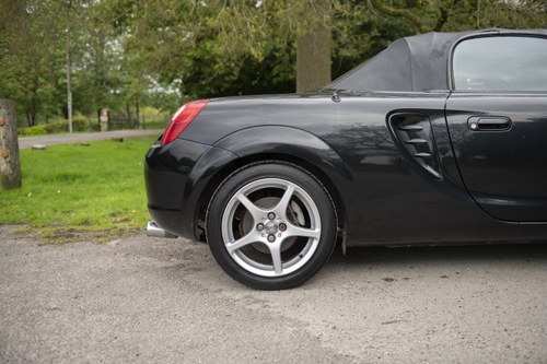 NO RESERVE - 2006 Toyota MR2 Roadster VVTI For Sale (picture 14 of 158)