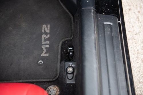 NO RESERVE - 2006 Toyota MR2 Roadster VVTI For Sale (picture 48 of 158)