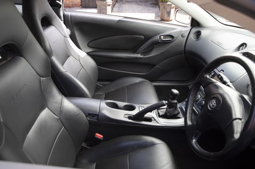 2003 Toyota Celica VVTI 1.8 à vendre (picture 48 of 136)