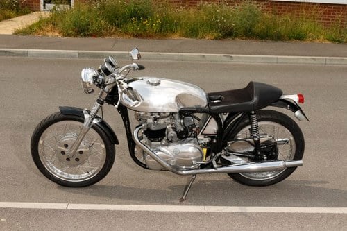 1954 Triton Pre-Unit 750cc Café Racer à vendre (picture 4 of 173)