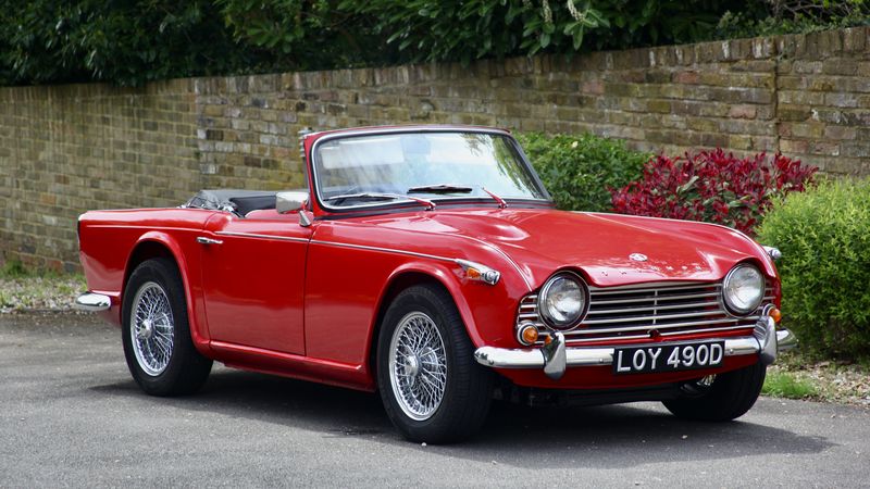 1966 Triumph TR4A IRS For Sale (picture 1 of 168)