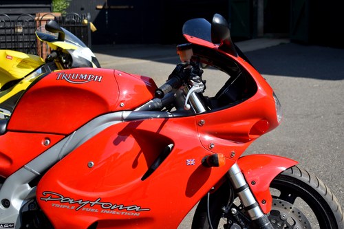 NO RESERVE - 1998 Triumph Daytona T595 For Sale (picture 87 of 104)