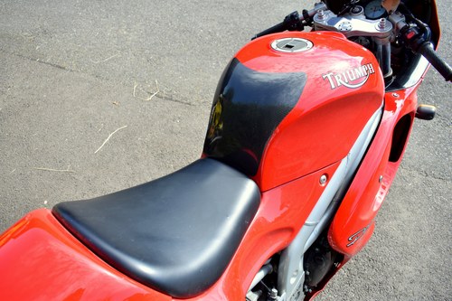 NO RESERVE - 1998 Triumph Daytona T595 For Sale (picture 78 of 104)