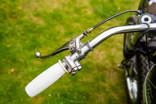 1954 Triumph T100 Pre-Unit Bobber Custom à vendre (picture 22 of 102)