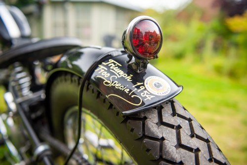 1954 Triumph T100 Pre-Unit Bobber Custom à vendre (picture 32 of 102)