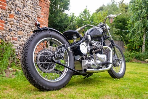 1954 Triumph T100 Pre-Unit Bobber Custom à vendre (picture 9 of 102)