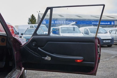 1974 Triumph Stag V8 automatic For Sale (picture 14 of 139)