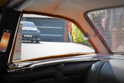 RESERVE LOWERED - 1972 Triumph Stag Convertible Te koop (foto 50 van 140)