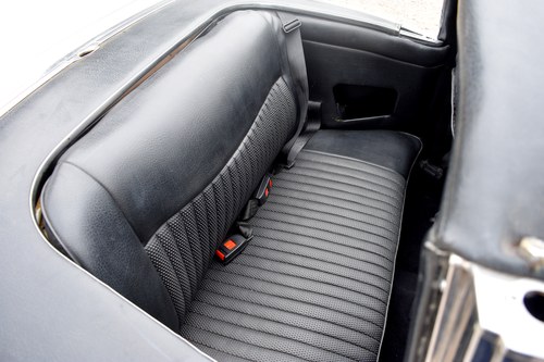 RESERVE LOWERED - 1973 Triumph Stag Te koop (foto 21 van 147)