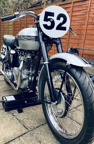 1952 Triumph Tiger 100 with Complete Racing Kit zum Verkauf (Bild 8 von 27)