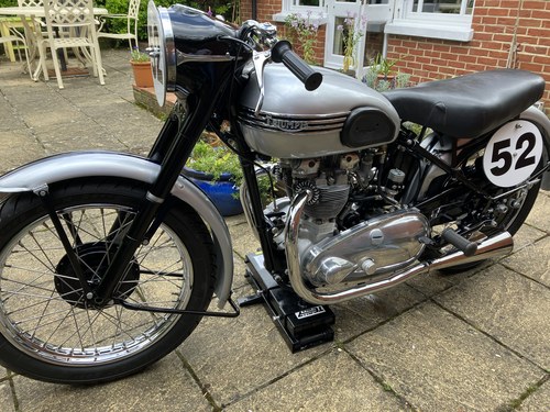 1952 Triumph Tiger 100 with Complete Racing Kit zum Verkauf (Bild 3 von 27)
