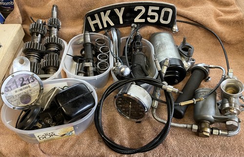 1952 Triumph Tiger 100 with Complete Racing Kit zum Verkauf (Bild 27 von 27)