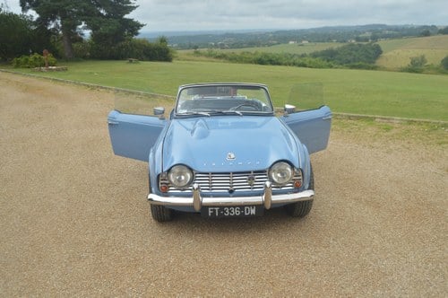 1964 Triumph TR4 Te koop (foto 2 van 283)