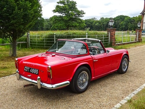 1964 Triumph TR4 ‘Surrey Top’ For Sale (picture 7 of 169)