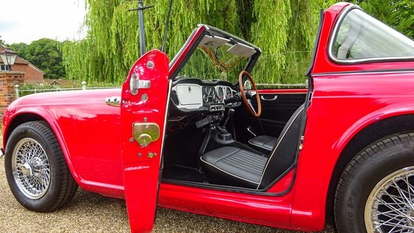 1964 Triumph TR4 ‘Surrey Top’ For Sale (picture :index of 43)