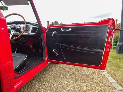 1964 Triumph TR4 ‘Surrey Top’ For Sale (picture 36 of 169)