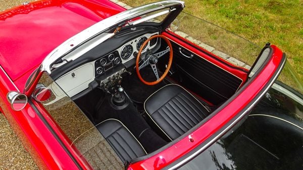 1964 Triumph TR4 ‘Surrey Top’ For Sale (picture :index of 33)