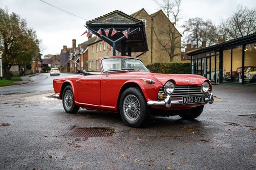 1967 Triumph TR4A Te koop (foto 1 van 171)
