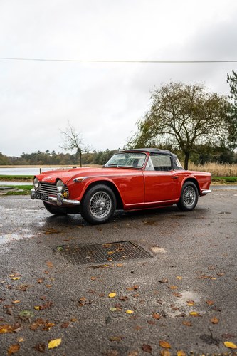 1967 Triumph TR4A Te koop (foto 22 van 171)