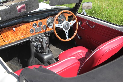 1967 Triumph TR4A IRS For Sale (picture 27 of 92)