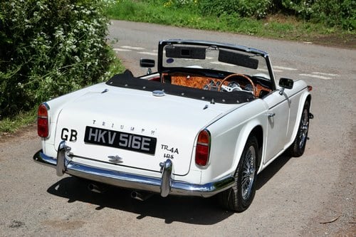 1967 Triumph TR4A IRS For Sale (picture 9 of 92)