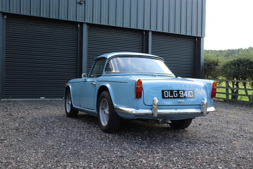 1966 Triumph TR4A Te koop (foto 10 van 145)