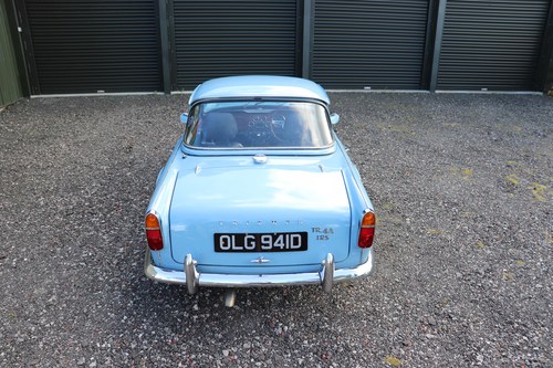 1966 Triumph TR4A Te koop (foto 25 van 145)