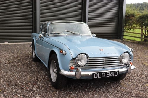 1966 Triumph TR4A Te koop (foto 3 van 145)