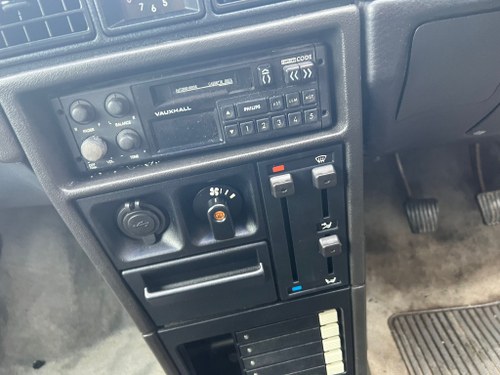 NO RESERVE - 1991 Vauxhall Astra GTE Convertible In vendita (immagine 20 di 64)