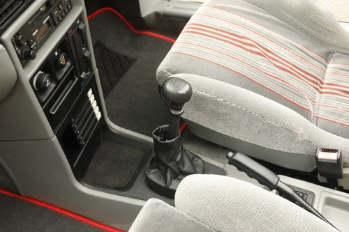 1989 Vauxhall Astra GTE convertible zum Verkauf (Bild 129 von 214)