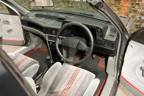 1989 Vauxhall Astra GTE convertible zum Verkauf (Bild 78 von 214)