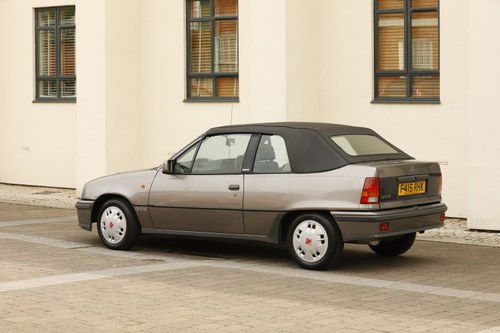 1989 Vauxhall Astra GTE convertible zum Verkauf (Bild 39 von 214)